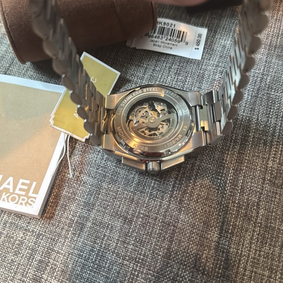 New in box Michael Kors “MK9021” - Picture 7 of 8